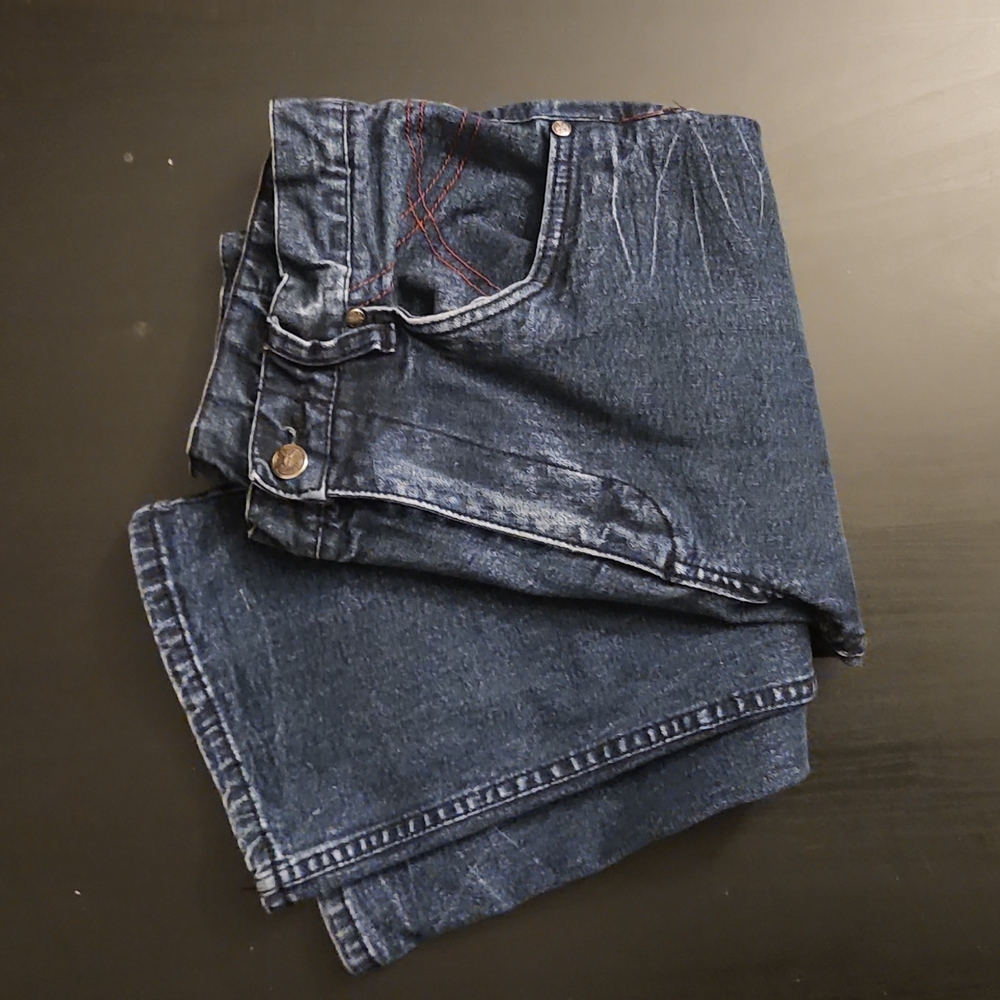 Independent Skateboarder Jean's 30x30